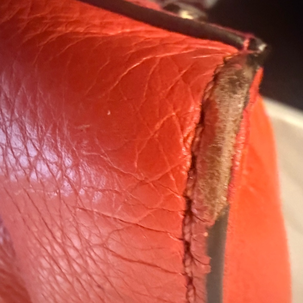 Michael Kors Hamilton Vibrant Red Leather Shoulder Bag with Gold Accents - Picture 11 of 16